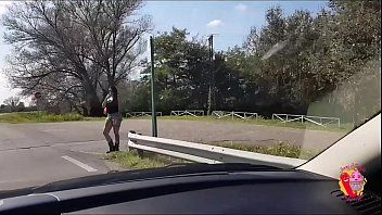 play Die Schwiegermutter, die mit der Spur im Auto gewaltsam von Pornos penetriert wurde, ist sehr pervers