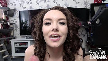 play Creado con un coño ancho, se llena la garganta con el semen de su amante xxx