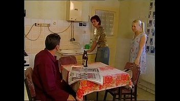 play Film vintage XXX avec remerciement et baise bébé