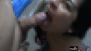 play La chica de grandes pechos da un xxx oral que no puedes creer y se traga todo muy rápido
