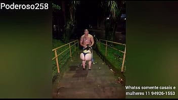 play Il conduit un taxi où il doit faire du xxx avec le client