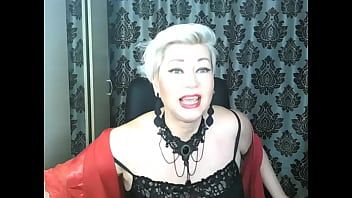 play Los consoladores más interesantes y gruesos insertados en el culo de esta chica lo hacen