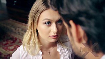 Film porno con donne nane che fanno sesso con il loro amante