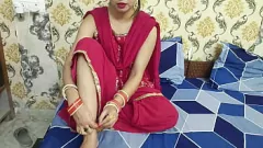 play Le sexe du village de desi interdit de Bhabhi indien avec son Dever: Romance chaude et gros seins