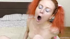 play Solo Roux Eva Strawberry's Wet Pussy Time en 4K